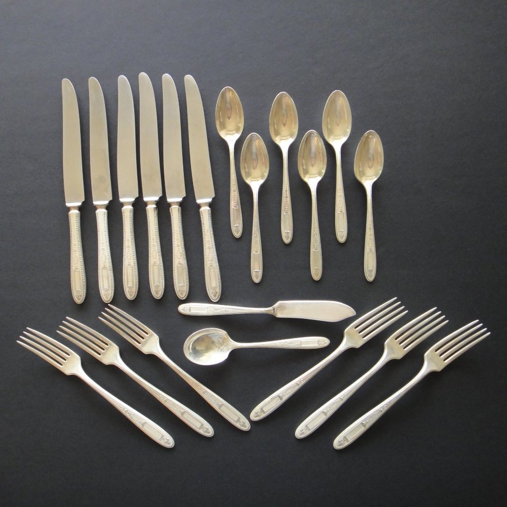 20 Pc Antique Silverplate 1921 GROSVENOR Flatware Oneida Community Plate No Mono